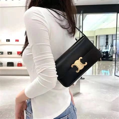 กระเป๋า celine triomphe ราคา|กระเป๋า Celine ดีไซน์.